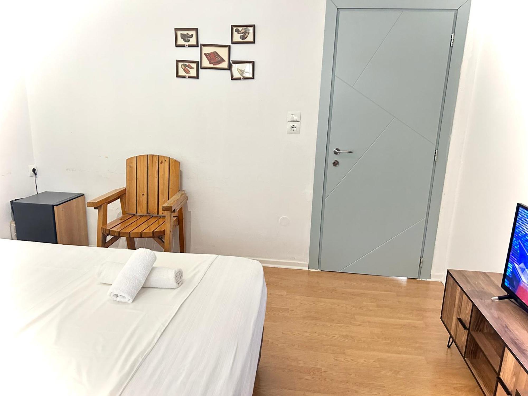Budget Retreat Tirana & Studios Zewnętrze zdjęcie